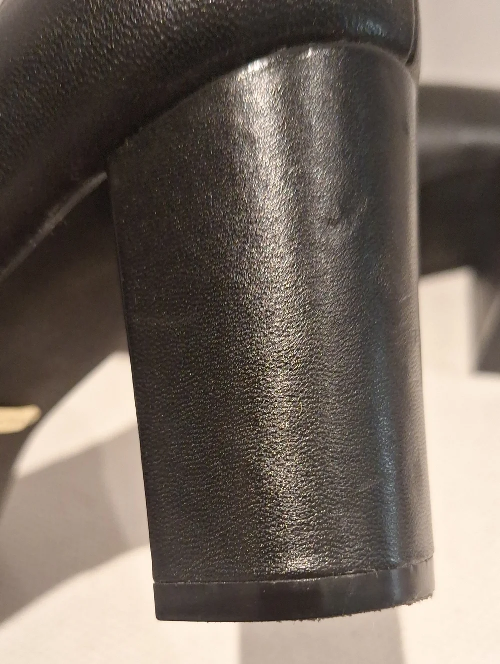 Vionic Mariana Black Chunky Heel Pump